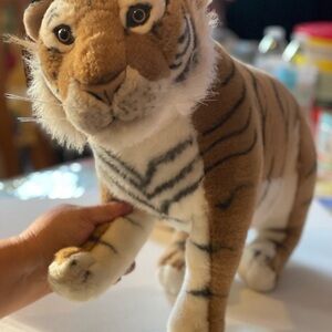 Discovery channel store bengal tigre plush stuffed animal